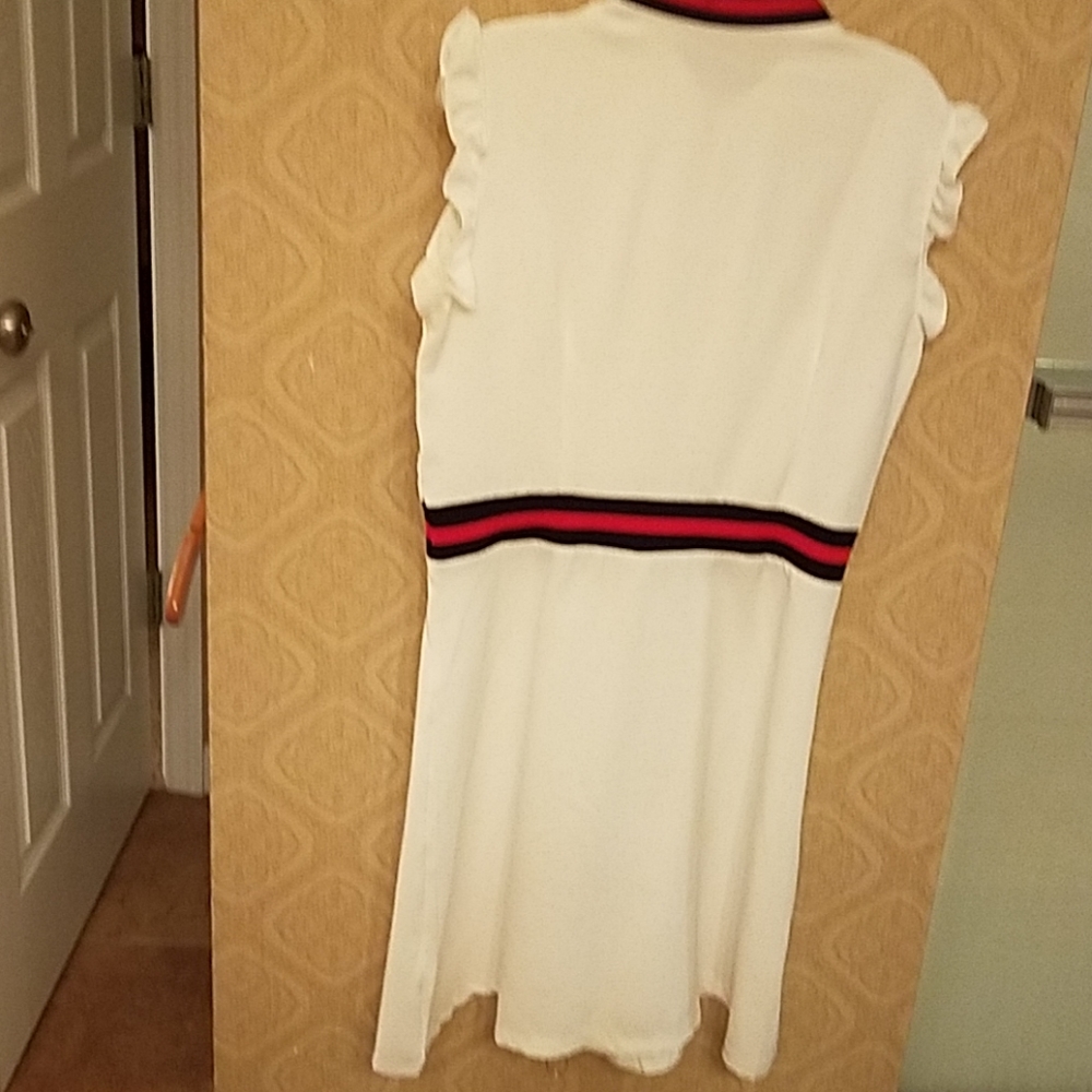 Dress - Picture 3 of 4